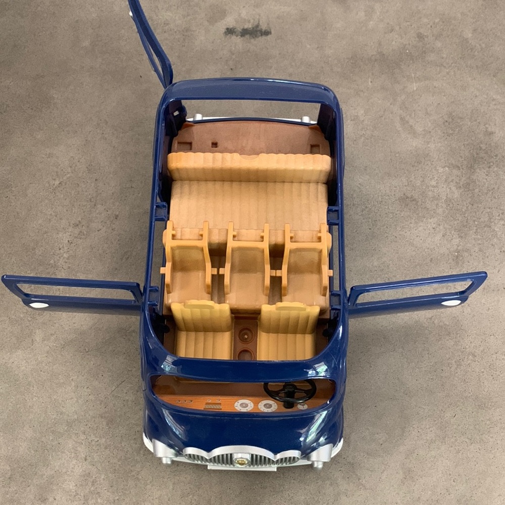 Calico Critters mini van